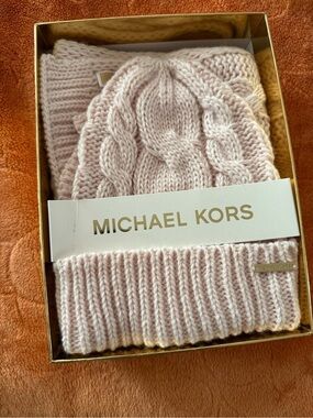 Michael Kors Light Pink Cable Knit Hat and Scarf Gift Set